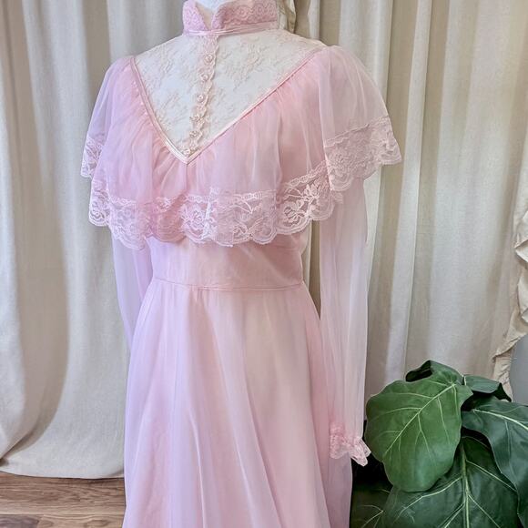 Victorian Pink Bridal Nightgown 70s Coquette Romantic Feminine Union SM MED - Picture 11 of 15